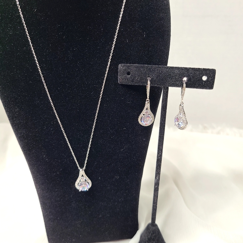 Bella Luce Tear Drop Necklace and Earring Set